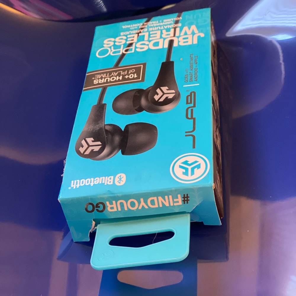 Bluetooth earbuds